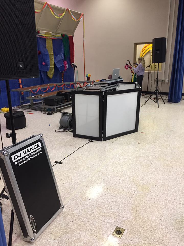 Middle school yearbook signing event!